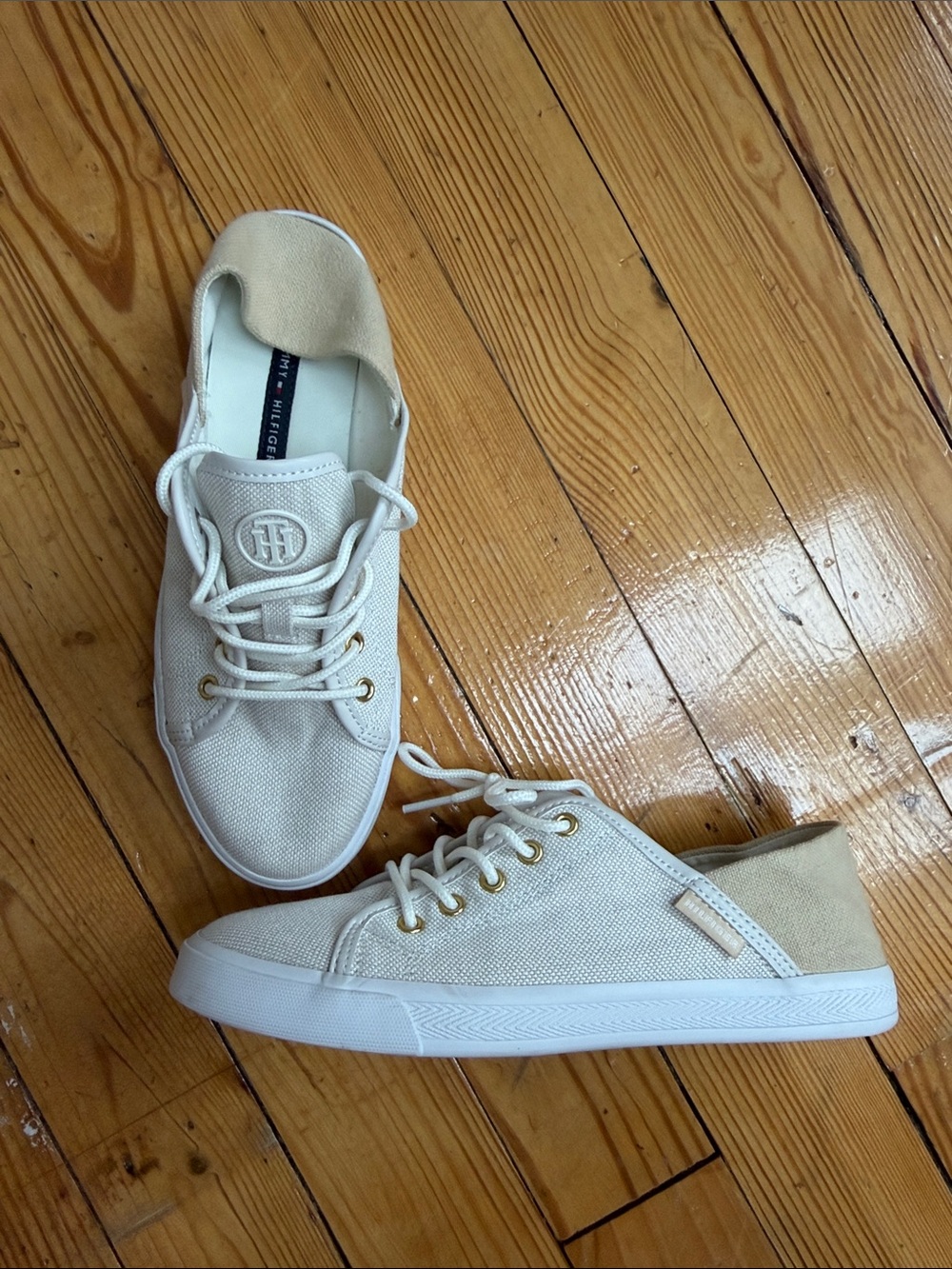 Tommy Hilfiger Canvas Low-Top Sneakers 7M
